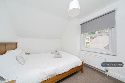 Llwynon Gardens, Llandudno, LL30 photo 2