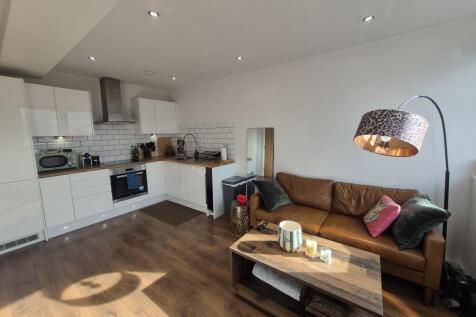 1-bed flat on DBH House, Carlton Square, NG4, £800/mo