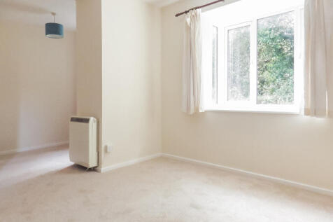 Eton Close, Witney, Oxfordshire photo 3