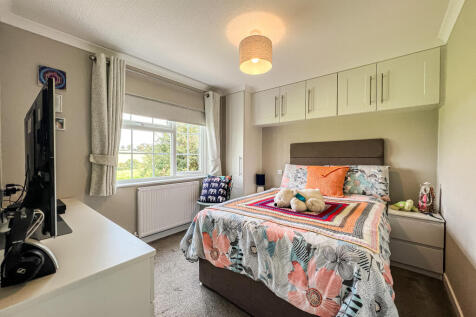 31 Tower Court - bed 2