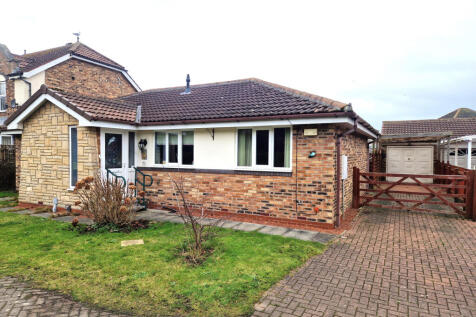 Three bedroom detached bungalow - For sale by auc