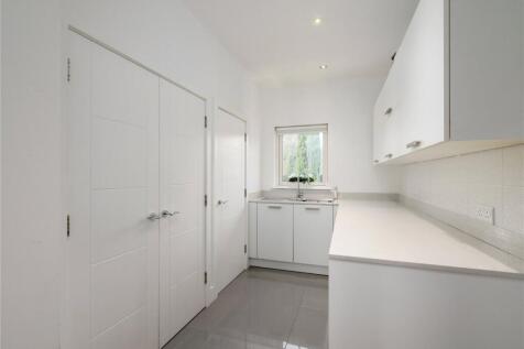 5 bed, 5 bath Detached in Edinburgh - Photo 22