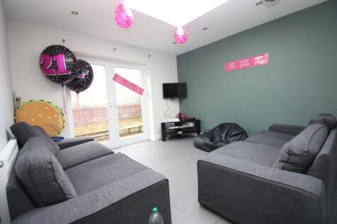 8-bed house on Llantwit Street, Cathays, £4,600/mo