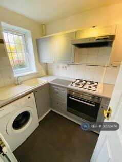 Rockall Court, Slough, SL3 photo 4