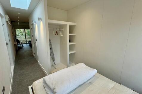 7 Drydock Bedroom