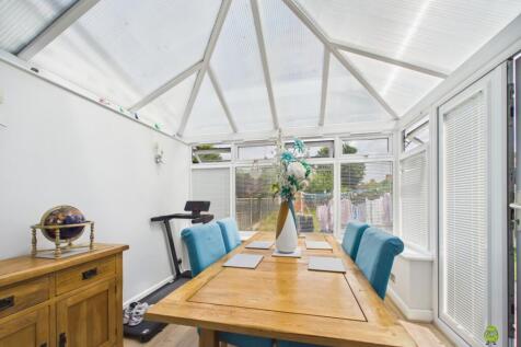 Presented by Nicoleta at EweMove Bexleyheath and D