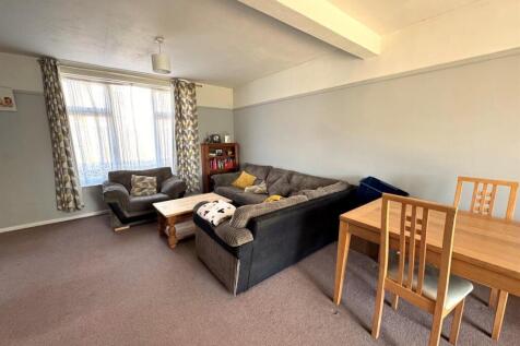 LIVING ROOM.jpg