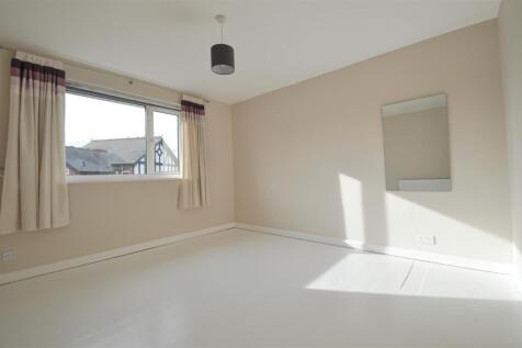 Bedroom 1.jpg