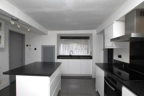 Kitchen - b.JPG