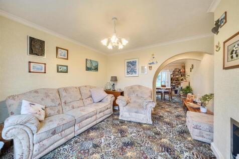 Baldwins Lane - Lounge 1.jpg