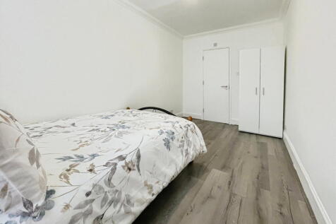 Goodwood Avenue, Enfield, EN3 photo 3