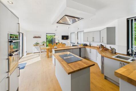 Dining/Living Kitchen