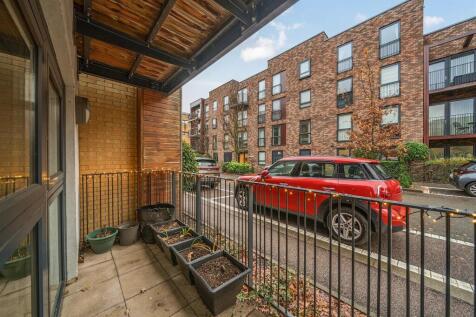 Davidson Frost-Wellings, DFW, Brindley Court, Balc