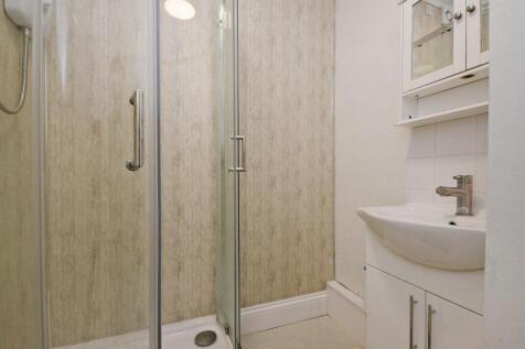 100 Milton Street, shower room.jpg