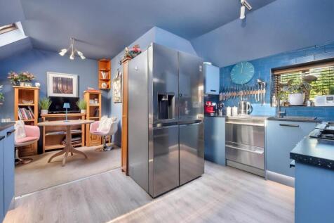 2 Old Moat Court WEB PH-36.jpg