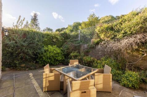 Rear Courtyard Garden