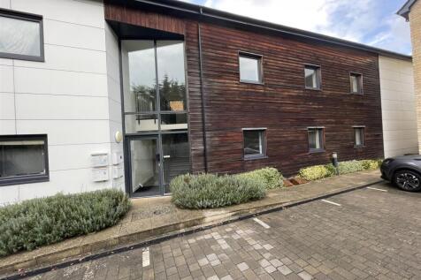 2-bed house on Newtown Court, Stamford, £1,195/mo