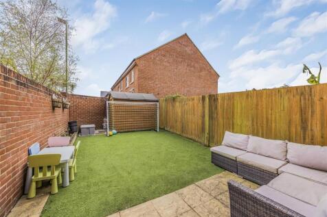 1 Turtledove Terrace, Bushwood Grove, Emsworth-Por