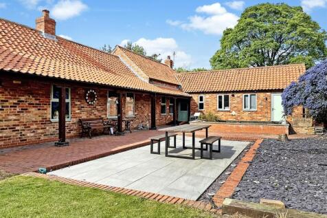 Rear Aspect Into Annexe 748