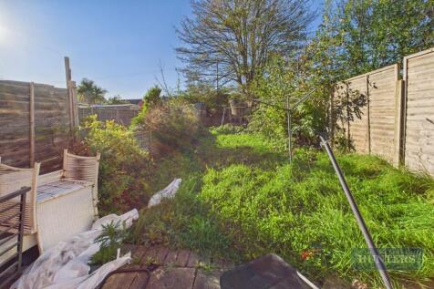 CAM05152G0-PR0298-STILL018.jpg