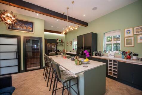 Open Plan Kitchen/Diner/Breakfast Room