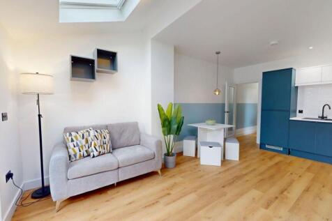 flat 2 80 monthermer 5.jpg