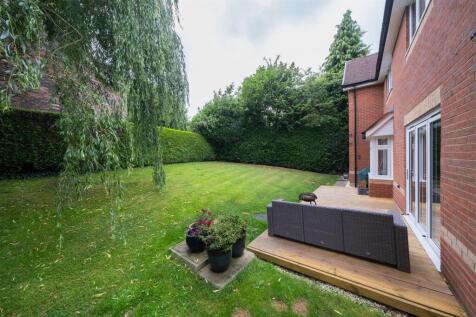 17 Woodham Close-051.jpg