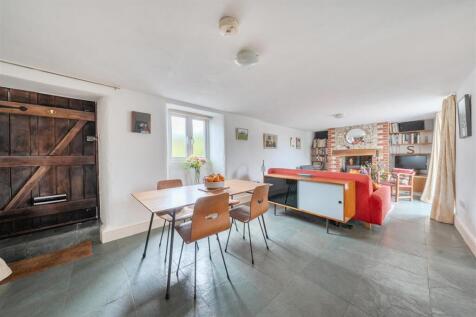 Sitting/Dining room