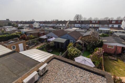 Cherrydown Avenue, E4