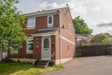 45 LANESIDE GARDENS MORLEY LEEDS LS27 9SA