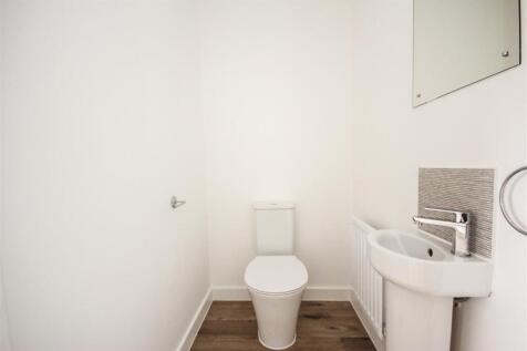 Downstairs Toilet.JPG