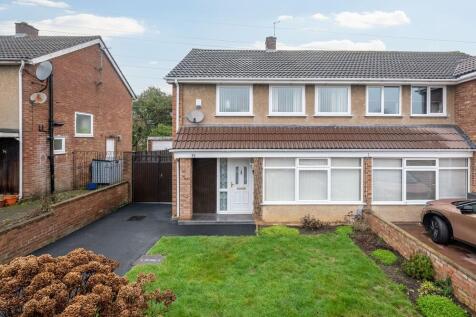 260205 - 51 Curlew Crescent, Bedford - 01