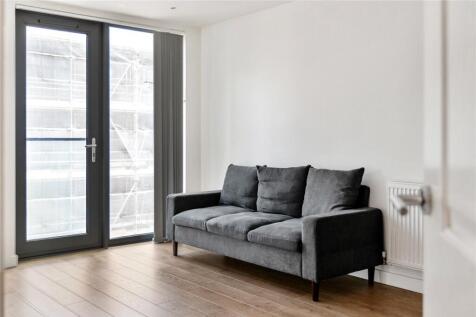 Kingfisher Heights, Waterside Way, London, N17 photo 3
