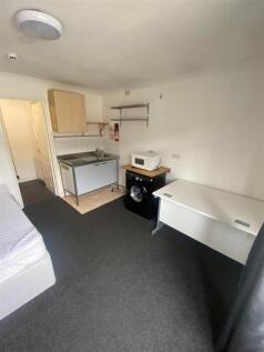 Practical studio space with laundry facilities...