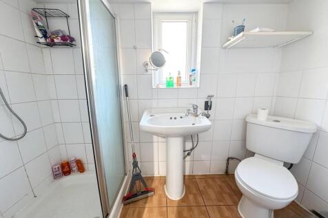 Flat 2 924 harrow...