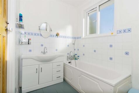 For Sale by Aspire Residential, on Rugby Road