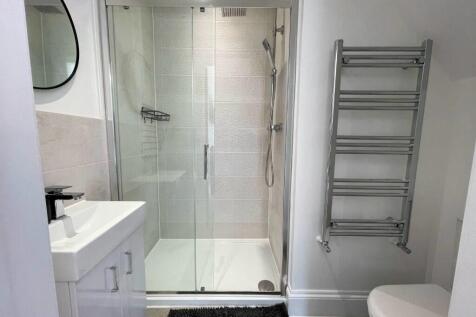 1 of the 4 Bathrooms