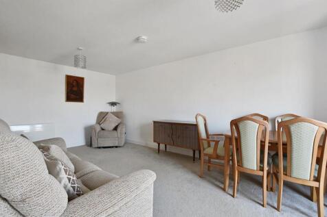 12-76cdGCMCS - 42 Lionheart Court - Reception 3 -O