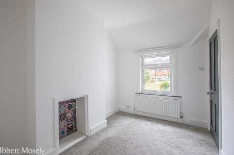 21 New bedroom 2.jpg