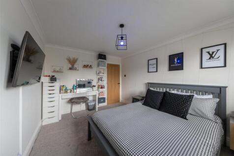 18 Royal Garden-061.jpg