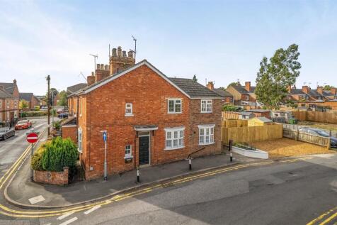 16 Richmond Road, Towcester (e) (1) cr.jpg