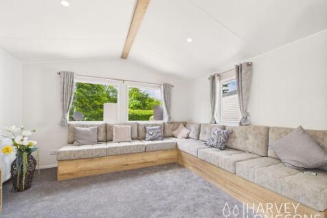 Spacious lounge in the Willerby Midhurst with wrap