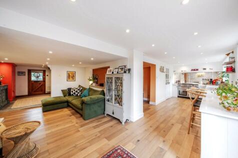 Kitchen/Snug