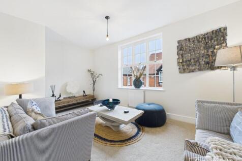 LIVING ROOM/DINING AREA