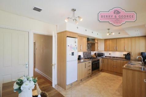KITCHEN / DINER