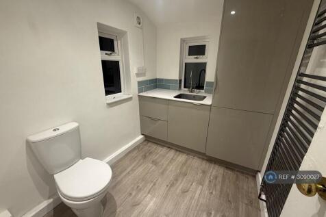 Park St, Trowbridge, BA14 photo 5