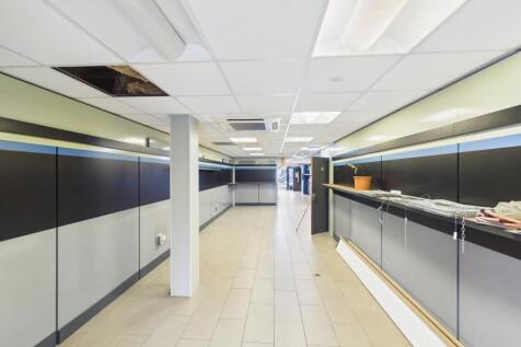 Retail Property (high street) to rent Image 5