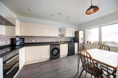 William Marshall Close, E17