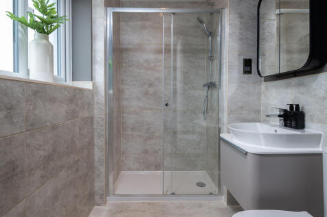 The Henley - Bedroom 2 en suite
