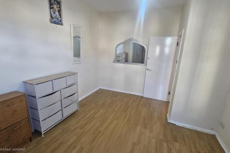 Ley Street, Ilford, Redbridge photo 3